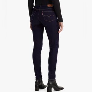 Levi's Women's Deep Indigo NWT  Shaping Skinny Jeans 30x28